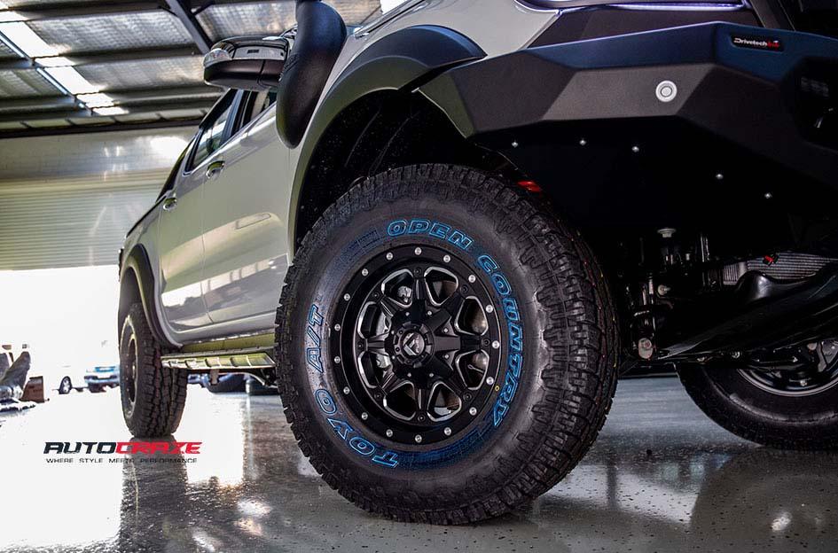 FORD RANGER BOOST GLOSS BLACK MILLED ACCENTS